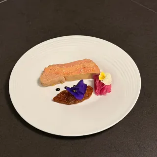 Pressé de foie gras de canard, gelée de vin chaud et chutney aux agrumes